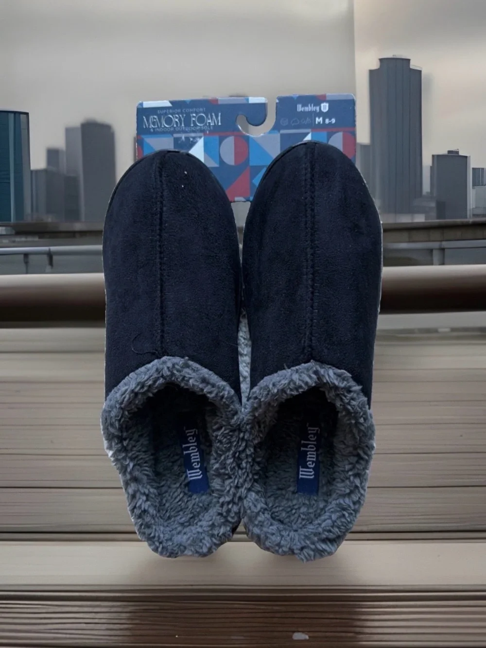 Wembley Men's Size M (8-9) Memory Foam Indoor/Outdoor Slippers. Black. NWT
